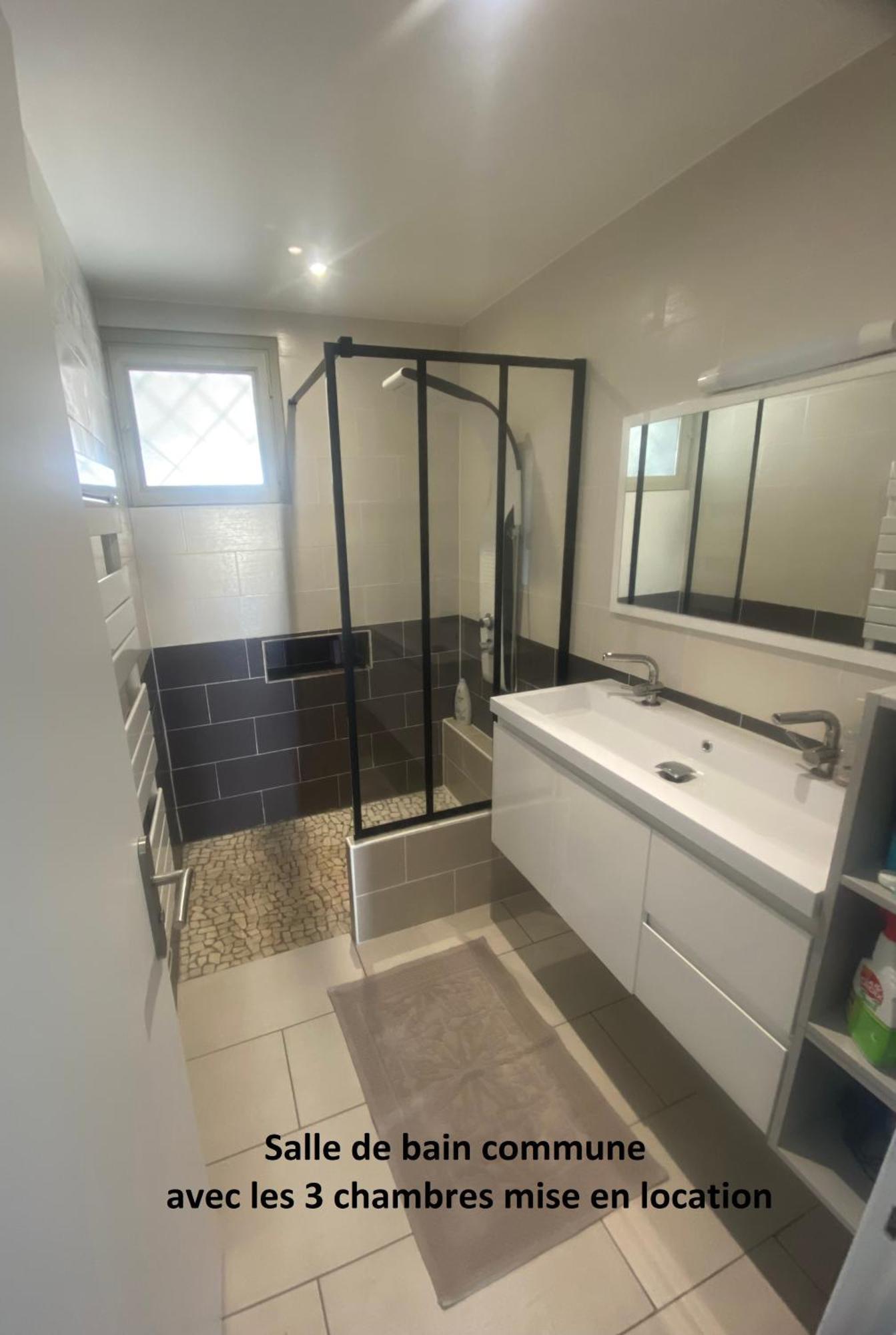 Chambre Dans Logement Partage Chez L Habitant Avec Piscine De 1 A 3 Chambres Grieges Eksteriør billede